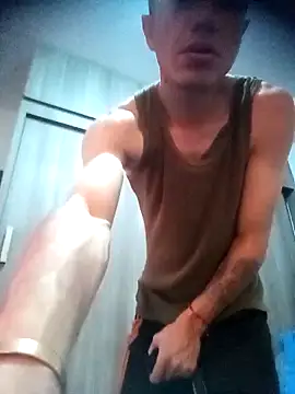 Snapshot of DebutingPathway chatting on October 23, 4:21 pm DebutingPathway online show from October 23, 4:21 pm