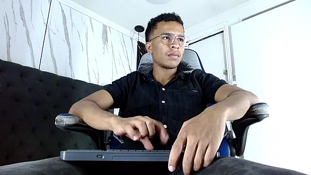 aston xvera online show from November 5, 3:41 am