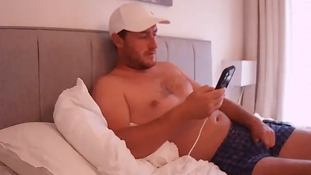 Londonlad818 online show from September 21, 1:22 pm