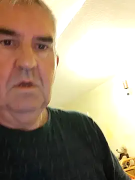 Snapshot of Oldmenhot66 chatting on September 27, 4:10 am Oldmenhot66 online show from September 27, 4:10 am