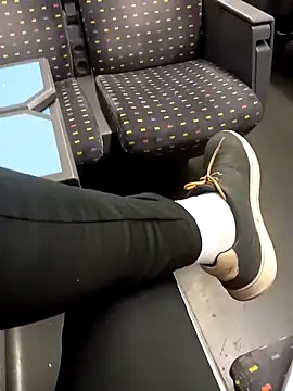 Snapshot of YourBigOne20 chatting on October 19, 9:45 am YourBigOne20 online show from October 19, 9:45 am