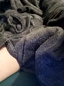 Snapshot of YourBigOne20 chatting on September 23, 7:40 am YourBigOne20 online show from September 23, 7:40 am