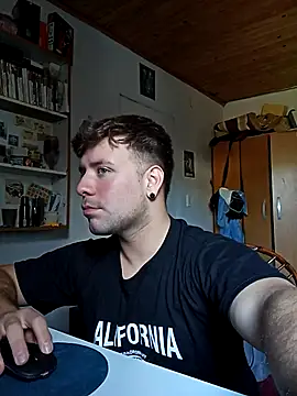 ferrari1996 online show from November 6, 6:00 pm