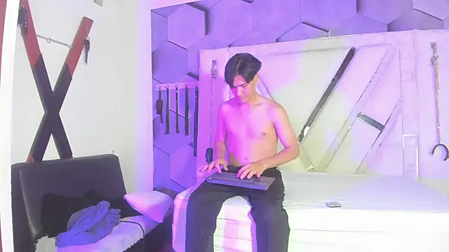 StevenHumps online show from September 18, 2:57 am