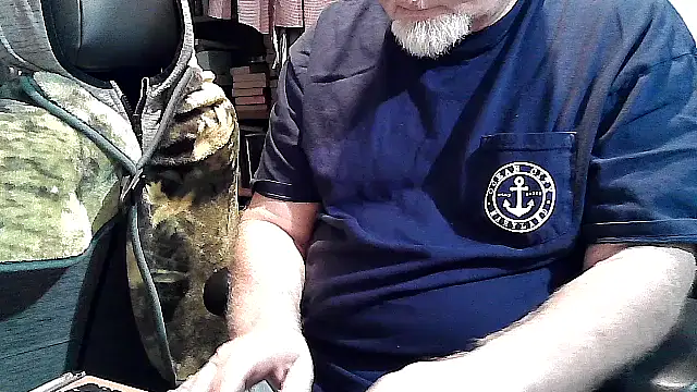 Snapshot of georgew62 chatting on September 23, 2:55 am georgew62 online show from September 23, 2:55 am