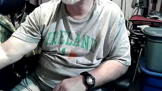 Snapshot of georgew62 chatting on September 11, 5:17 am georgew62 online show from September 11, 5:17 am