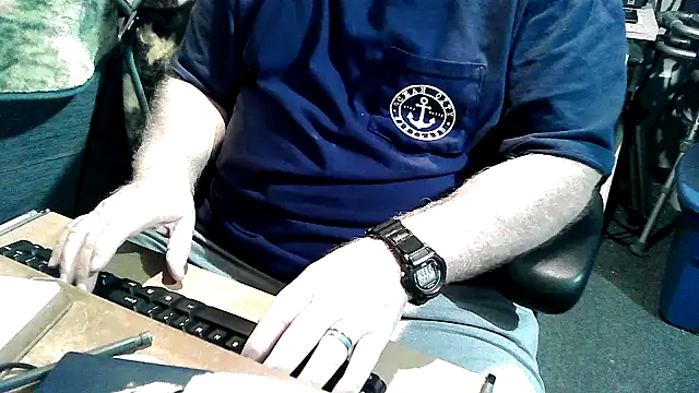 Snapshot of georgew62 chatting on September 27, 3:37 am georgew62 online show from September 27, 3:37 am