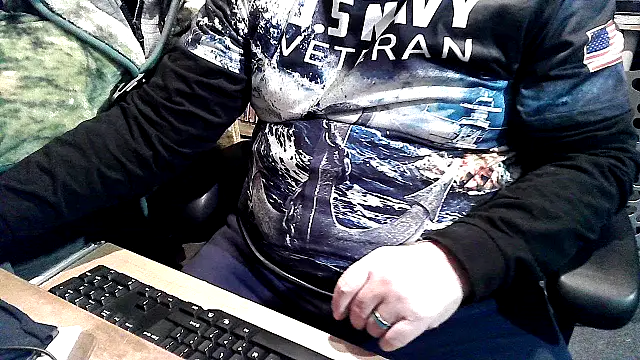 Snapshot of georgew62 chatting on October 18, 11:20 pm georgew62 online show from October 18, 11:20 pm