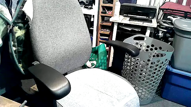 Snapshot of georgew62 chatting on October 5, 12:25 am georgew62 online show from October 5, 12:25 am