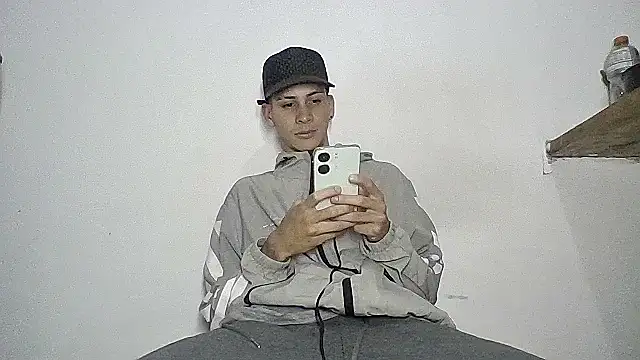 Snapshot of sam_hottt chatting on September 26, 3:04 am sam hottt online show from September 26, 3:04 am