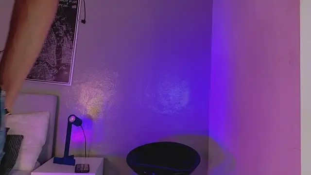 AAronBaker  online show from October 13, 11:49 am