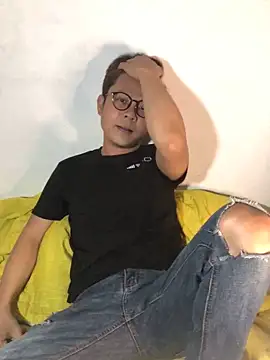 datnguyenvn online show from March 18, 5:27 pm