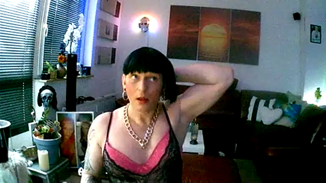 hellgirl1980 online show from November 27, 1:48 pm