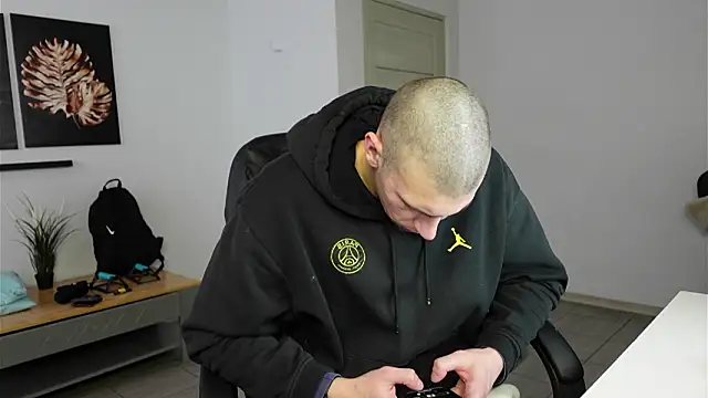 Ryan Dozer online show from February 8, 7:25 am