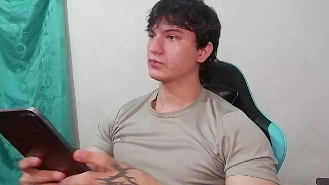 ErickWalton online show from April 27, 5:59 am