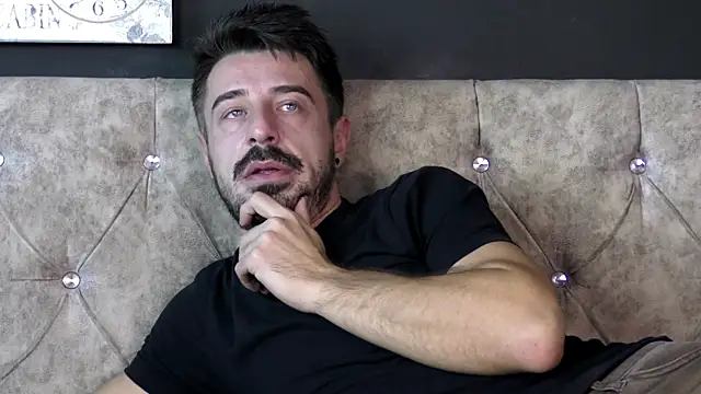 DerekSinnerr online show from October 25, 6:59 am