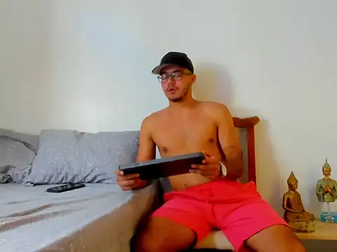 Dusan greyy online show from September 26, 7:11 pm