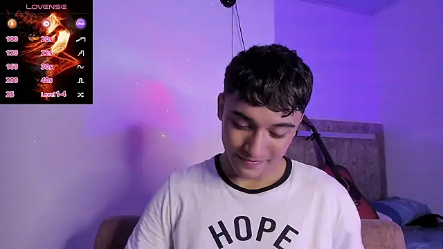 Snapshot of Austin_Cardieff_ chatting on September 30, 8:12 pm Austin Cardieff  online show from September 30, 8:12 pm