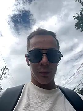 Snapshot of dimitryivanovv chatting on October 7, 1:26 pm dimitryivanovv online show from October 7, 1:26 pm