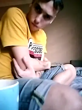 Strawboyy online show from November 2, 3:05 pm