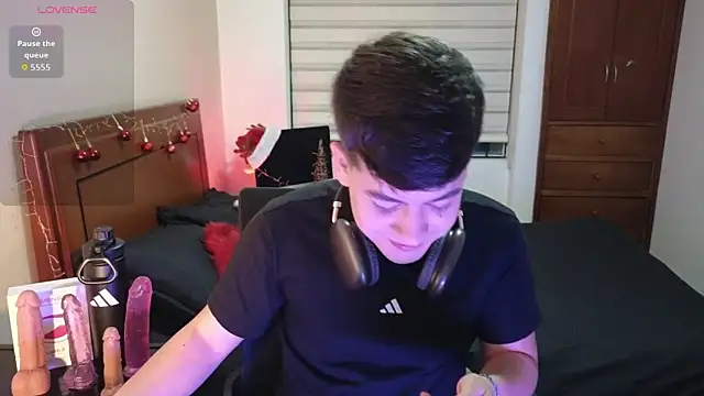 tightncuteass online show from December 1, 11:19 pm