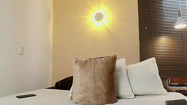 Snapshot of Axel_Moon_S chatting on October 21, 7:28 pm Axel Moon S online show from October 21, 7:28 pm