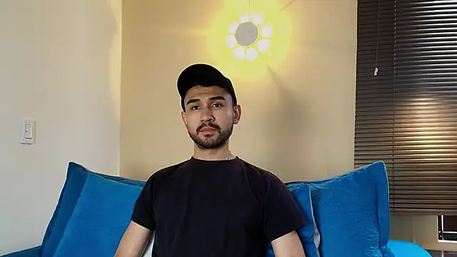 Snapshot of Axel_Moon_S chatting on October 14, 6:48 pm Axel Moon S online show from October 14, 6:48 pm