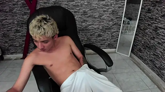 weesley boy online show from October 11, 10:47 pm