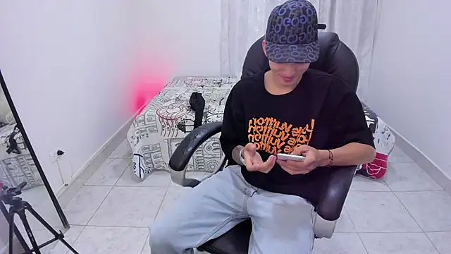 weesley boy online show from September 26, 4:21 am