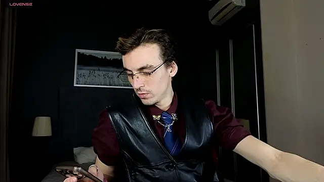 Snapshot of OLIVER__MARTINEZ chatting on October 23, 8:45 pm OLIVER  MARTINEZ online show from October 23, 8:45 pm