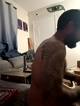 Snapshot of skip69xxx chatting on October 31, 5:31 am skip69xxx online show from October 31, 5:31 am