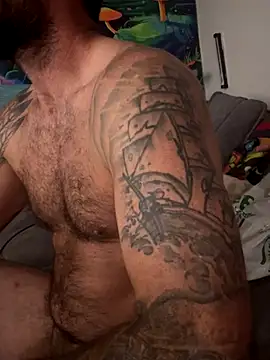 Snapshot of skip69xxx chatting on October 21, 6:27 am skip69xxx online show from October 21, 6:27 am