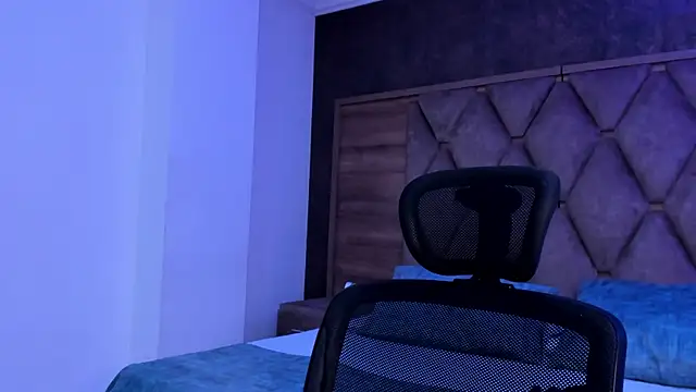 Declan-Fox online show from February 5, 3:57 am