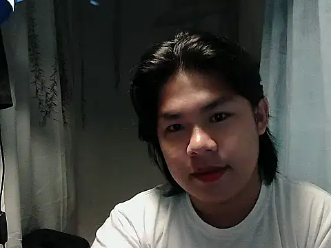 Huntrix2025 online show from November 17, 8:45 pm