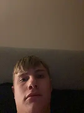 Sammyboy2211 online show from October 27, 1:19 am