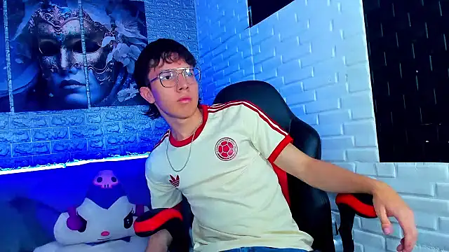 Dominic Carmine online show from October 12, 3:28 pm