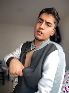 tomy hot20 online show from November 11, 9:20 pm