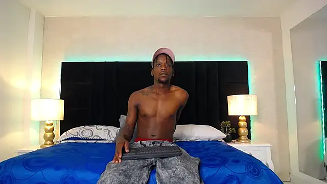 SkylerBigxxx online show from May 10, 4:25 am