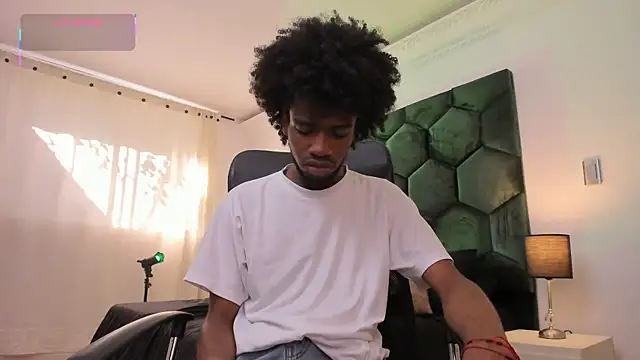 AllexJacob online show from May 20, 1:17 pm