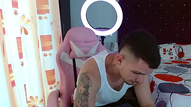 BooyHott  online show from October 31, 7:06 pm