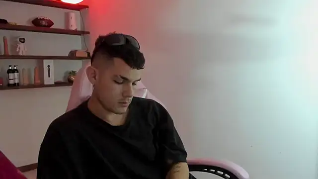 BooyHott  online show from December 21, 9:56 pm