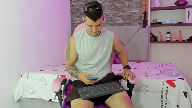 BooyHott  online show from January 11, 8:34 pm