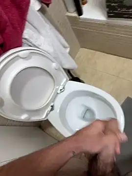 tusmuertos420 online show from September 29, 6:15 pm