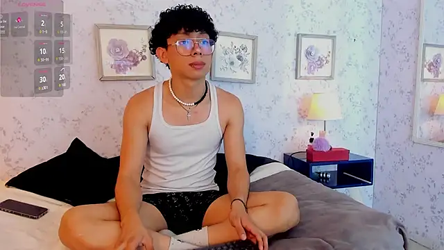 liam twiink online show from March 31, 7:26 pm