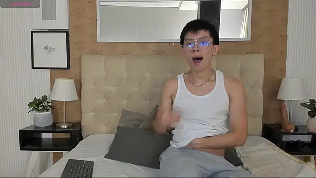 liam twiink online show from October 17, 8:13 pm