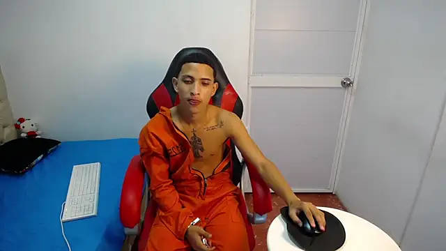 Snapshot of DEIV2_ chatting on November 1, 4:27 am DEIV2  online show from November 1, 4:27 am