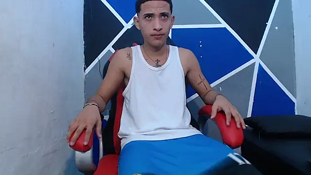 Snapshot of DEIV2_ chatting on October 1, 1:04 pm DEIV2  online show from October 1, 1:04 pm