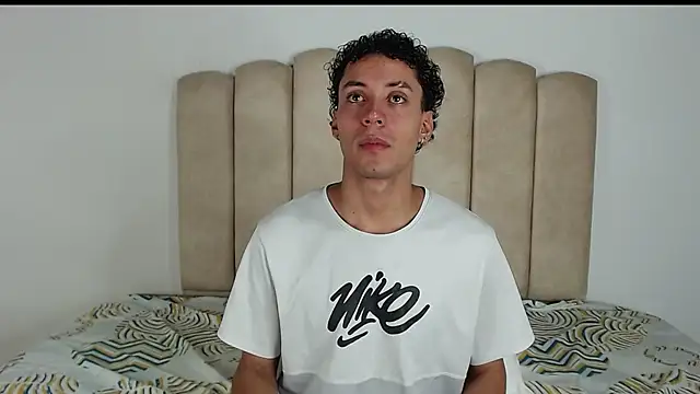 aroncooper1 online show from October 29, 5:10 am