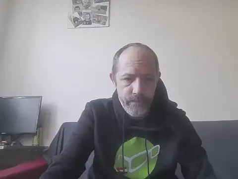 Snapshot of -will33 chatting on October 2, 7:12 am -will33 online show from October 2, 7:12 am