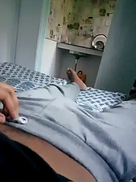 Snapshot of HolaPeeps chatting on November 2, 11:14 am HolaPeeps online show from November 2, 11:14 am